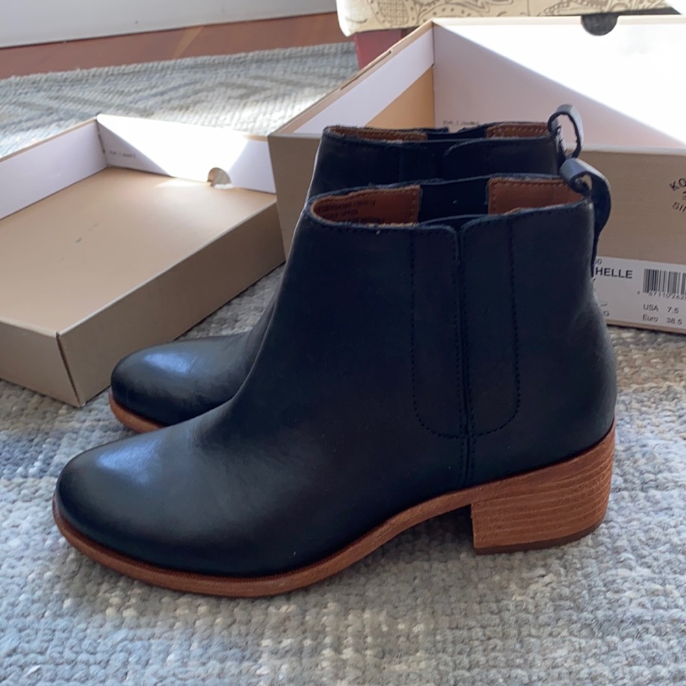 Kork-Ease boots. Brand new never worn. Size 7.5